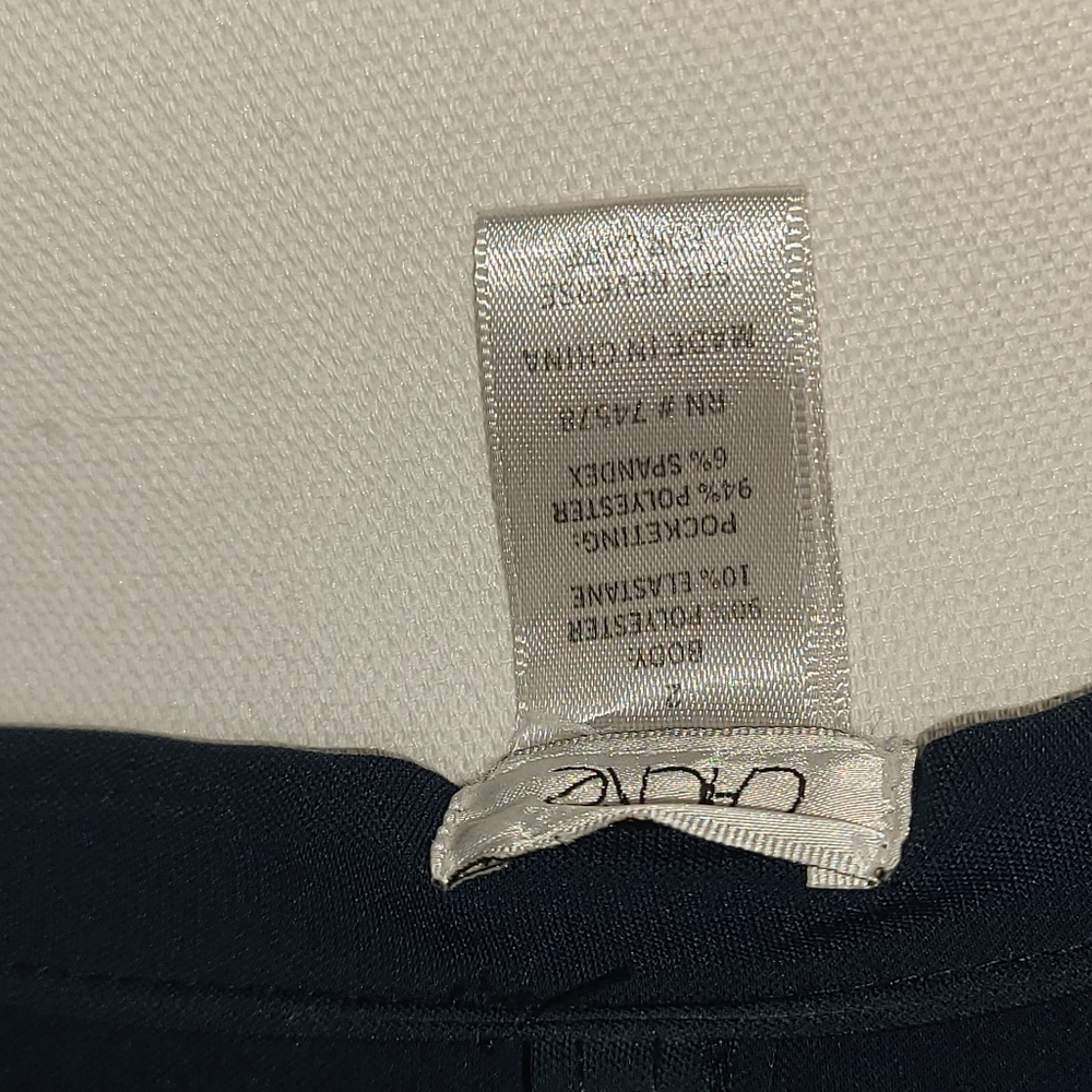 Cache navy shorts - Picture 4 of 6